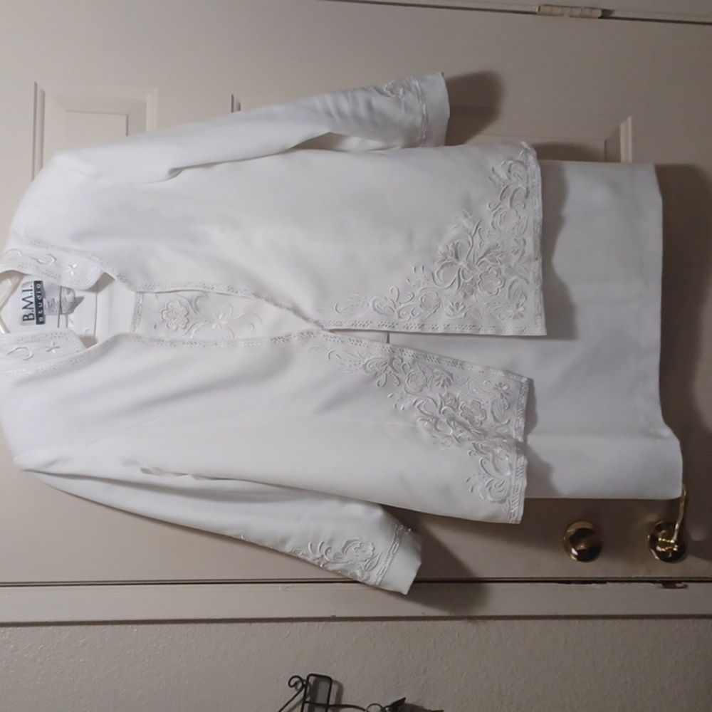 BMI Studio 2-piece white suit size 18
